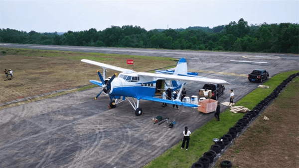 航拍保｜海南首次实现无人机公共货运物流跨海飞行